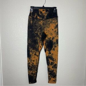 Balance Athletica Leggings - Black and Brown Tie-Dye Size L